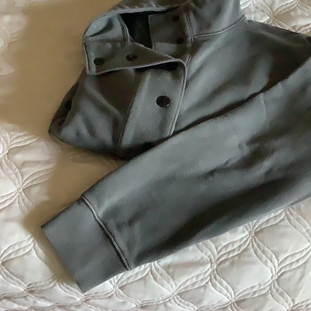 Women’s Rails pullover! - Picture 4 of 4